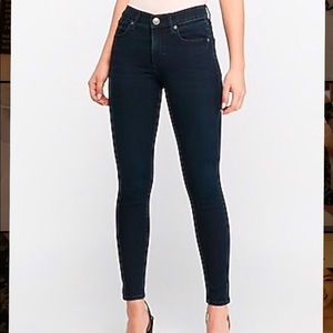 NWT EXPRESS Supersoft Legging Midrise Skinny Jeans